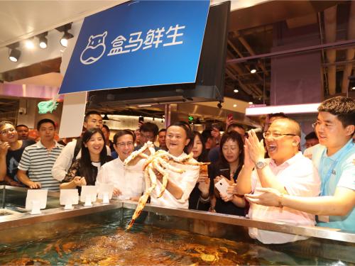Hema alive fish area where Jack Ma hand-selected a lobster by Italian Wine & Food in China | Vito Donatiello